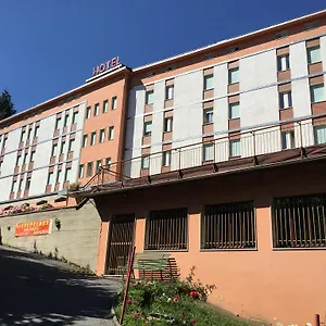 Pineta 3*, Pievepelago Italia